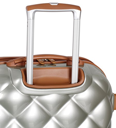 Taking a trip? Do you need a chic piece of luggage? Why not Dior? #tri