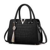 Woman Fashion Crocodile Leather V Letters Designer Handbags Luxury Quality Lady Shoulder